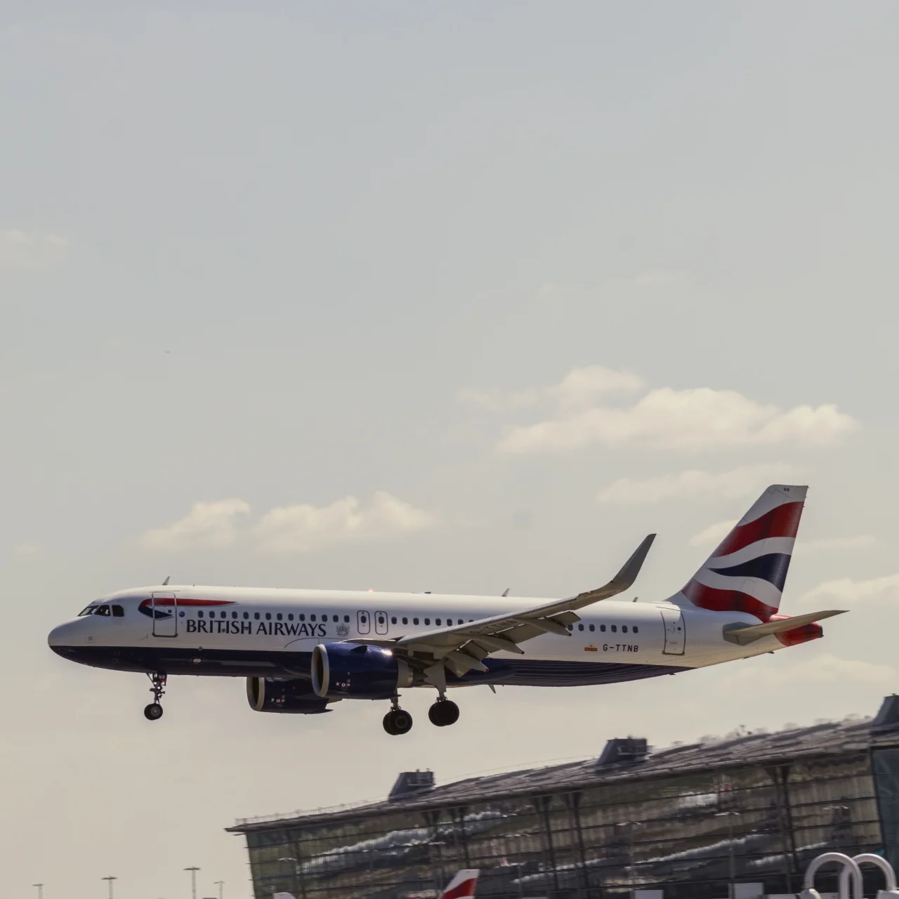 Thread 'Is Heathrow about to lose its crown? The battle for Europe's busiest hub is neck and neck'