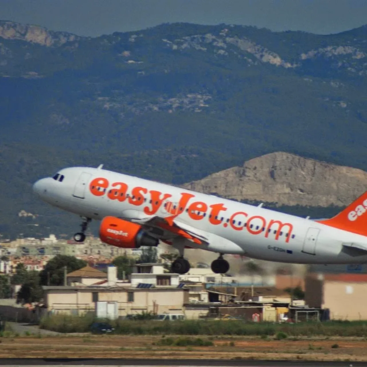 Thread 'EasyJet Q3 Profits Tumble 70% as Fuel Costs Surge Amid Middle East Conflict'