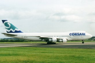 Corsair Boeing 747-200 backtracks runway 32 LBA